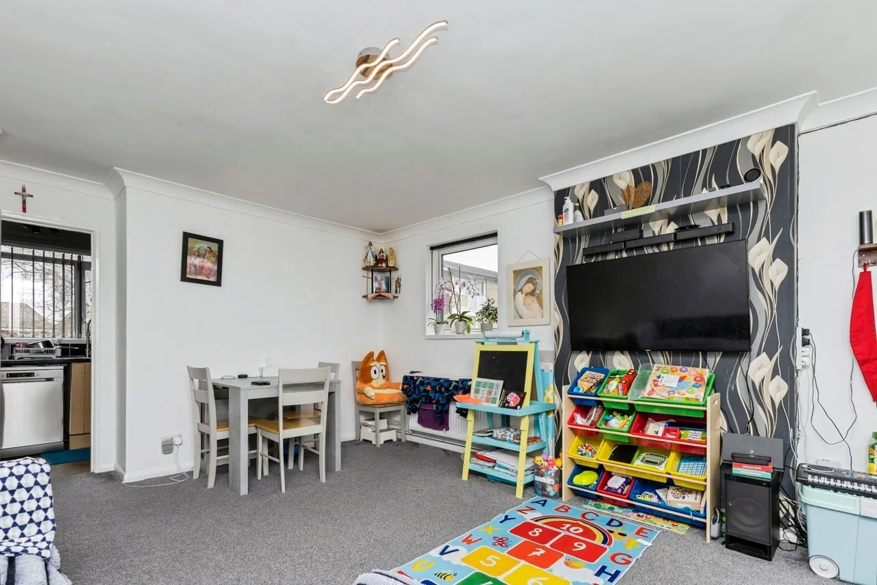 Highams Hill, Crawley, RH11, photo 5