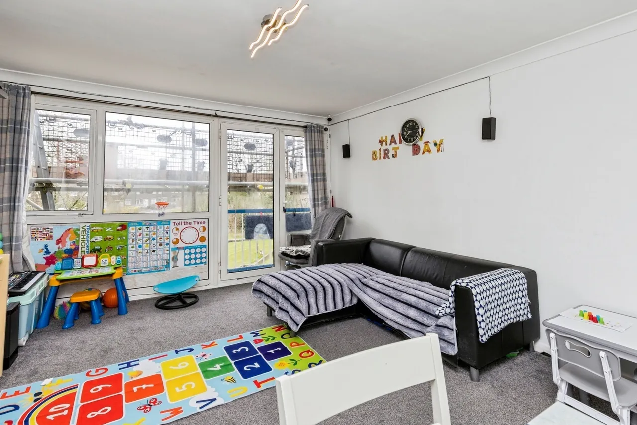 Highams Hill, Crawley, RH11, photo 2