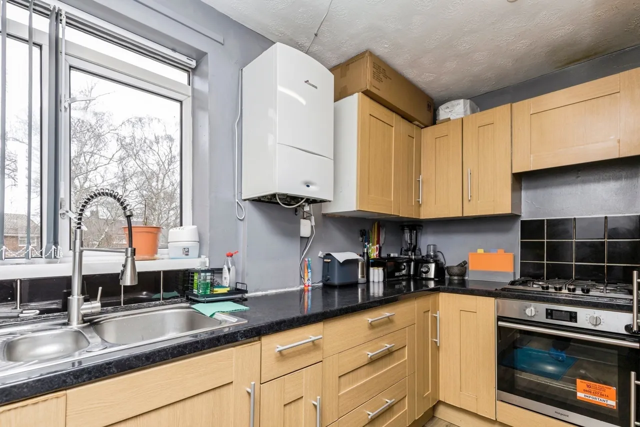 Highams Hill, Crawley, RH11, photo 4