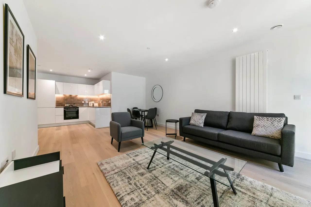 Carrick House, Royal Wharf, E16, photo 2