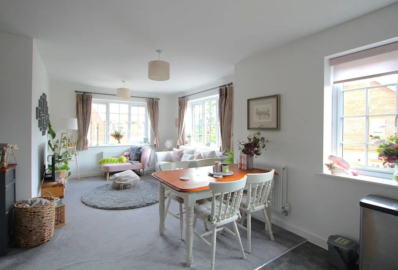 Marjoram Avenue, Cranleigh, GU6, photo 3