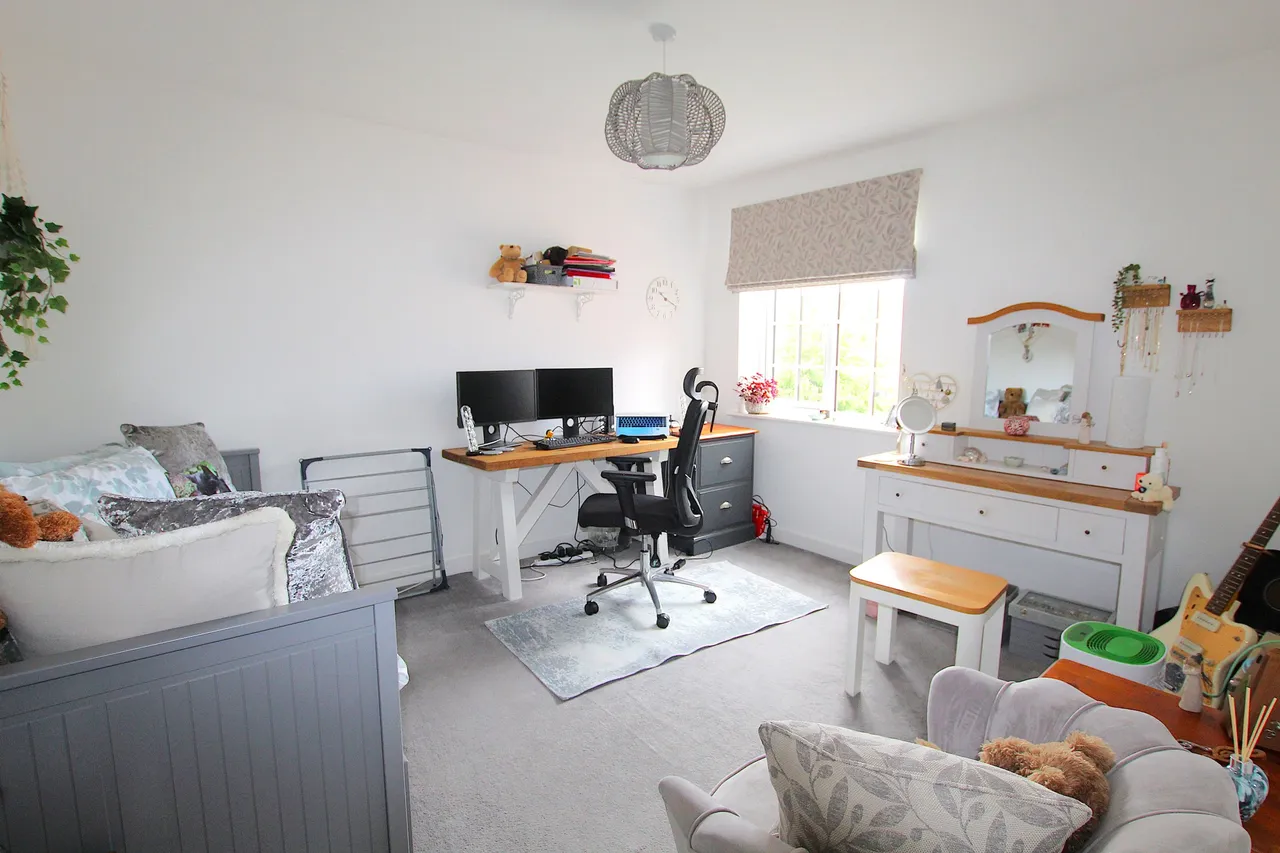 Marjoram Avenue, Cranleigh, GU6, photo 7