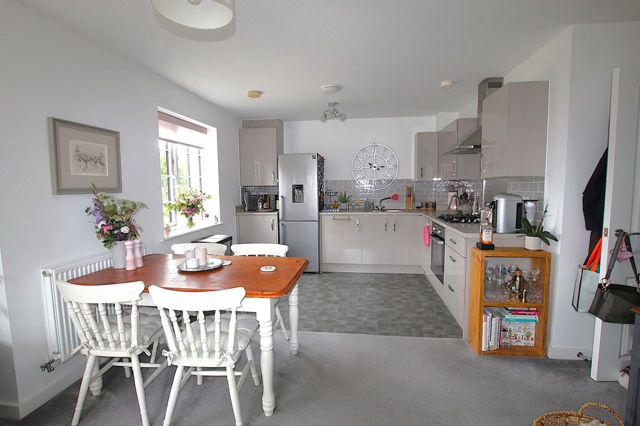 Marjoram Avenue, Cranleigh, GU6, photo 4