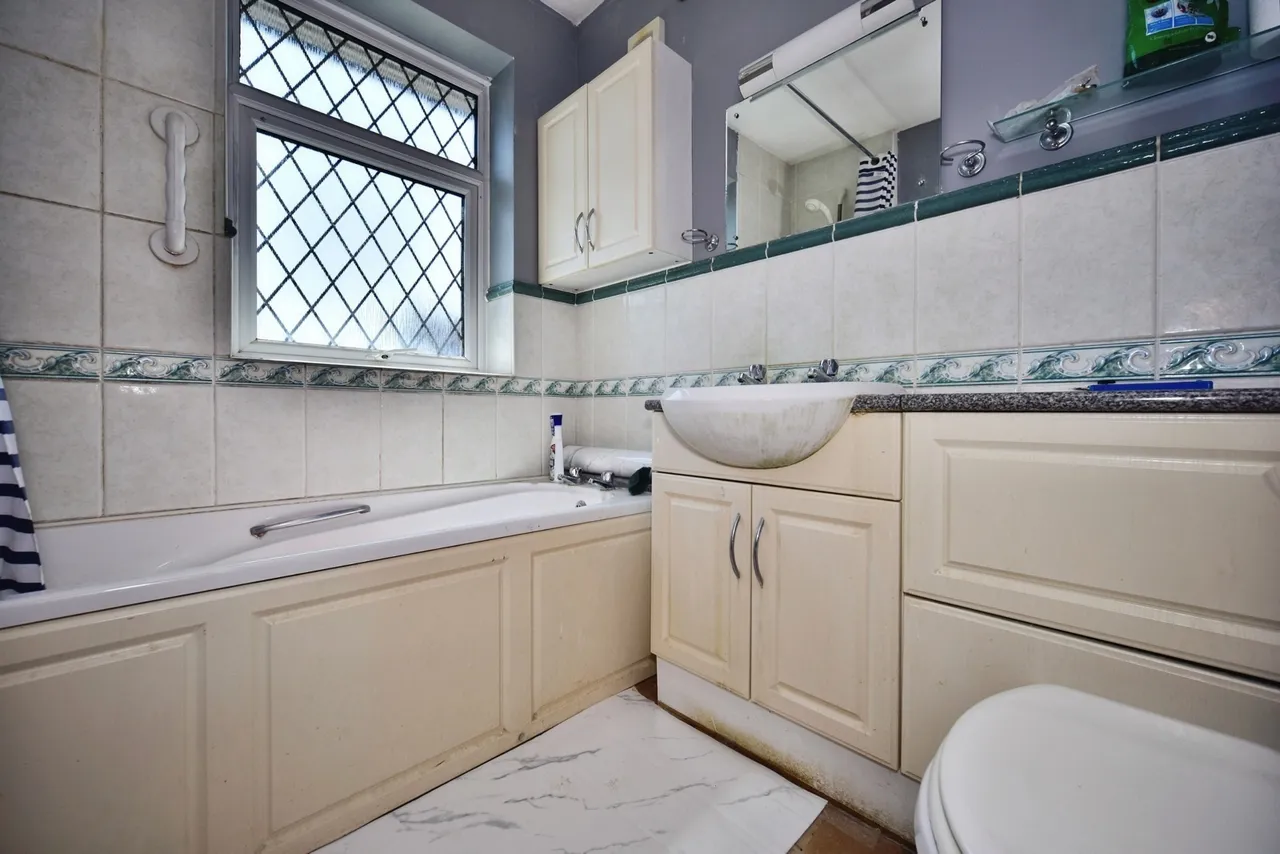 Pine Grove, Penenden Heath, MAIDSTONE, Kent, ME14, photo 14