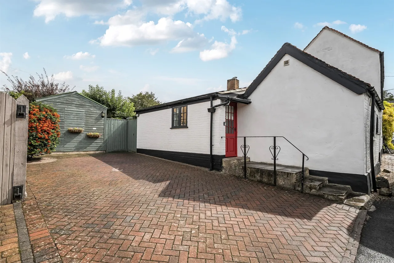 Court Lane, Edington, BA13, photo 9