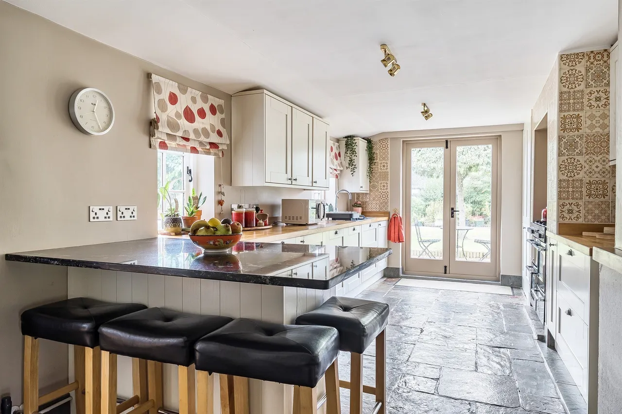 Court Lane, Edington, BA13, photo 4