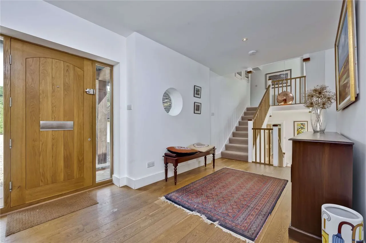 Lodge Hill Road, Lower Bourne, Farnham, Surrey, GU10 3RD, photo 7