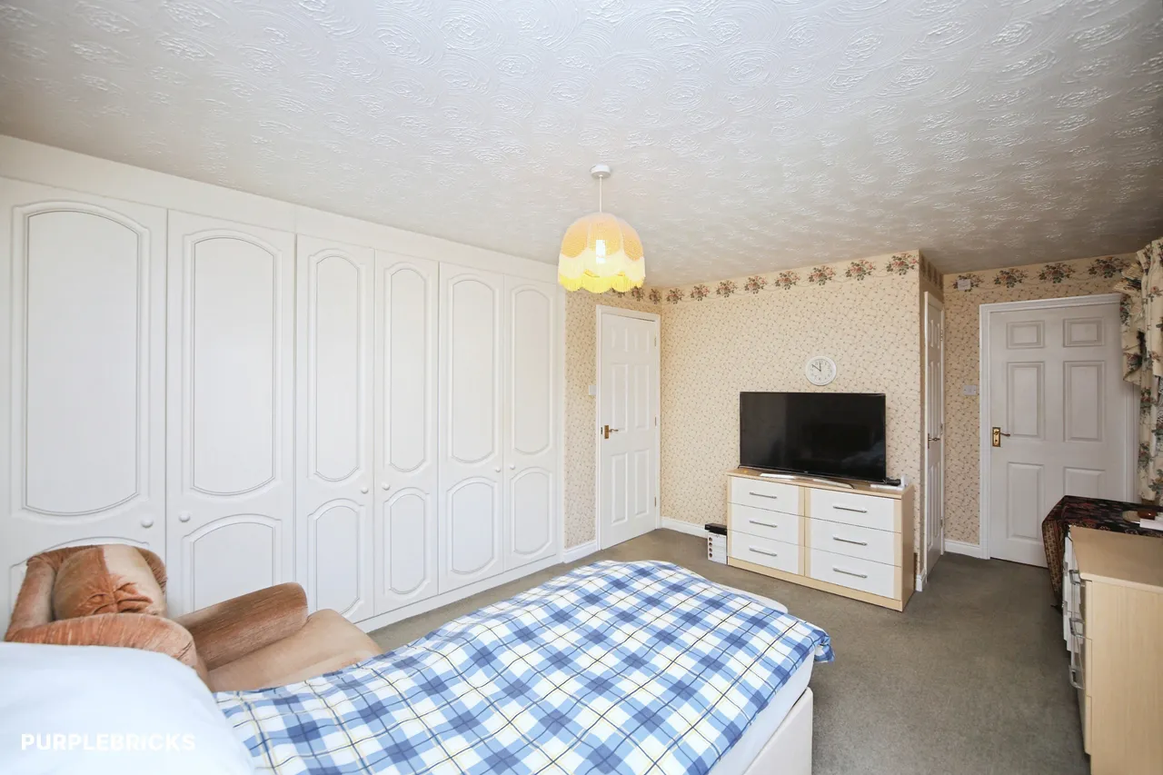 Johns Close, Studley, B80, photo 19