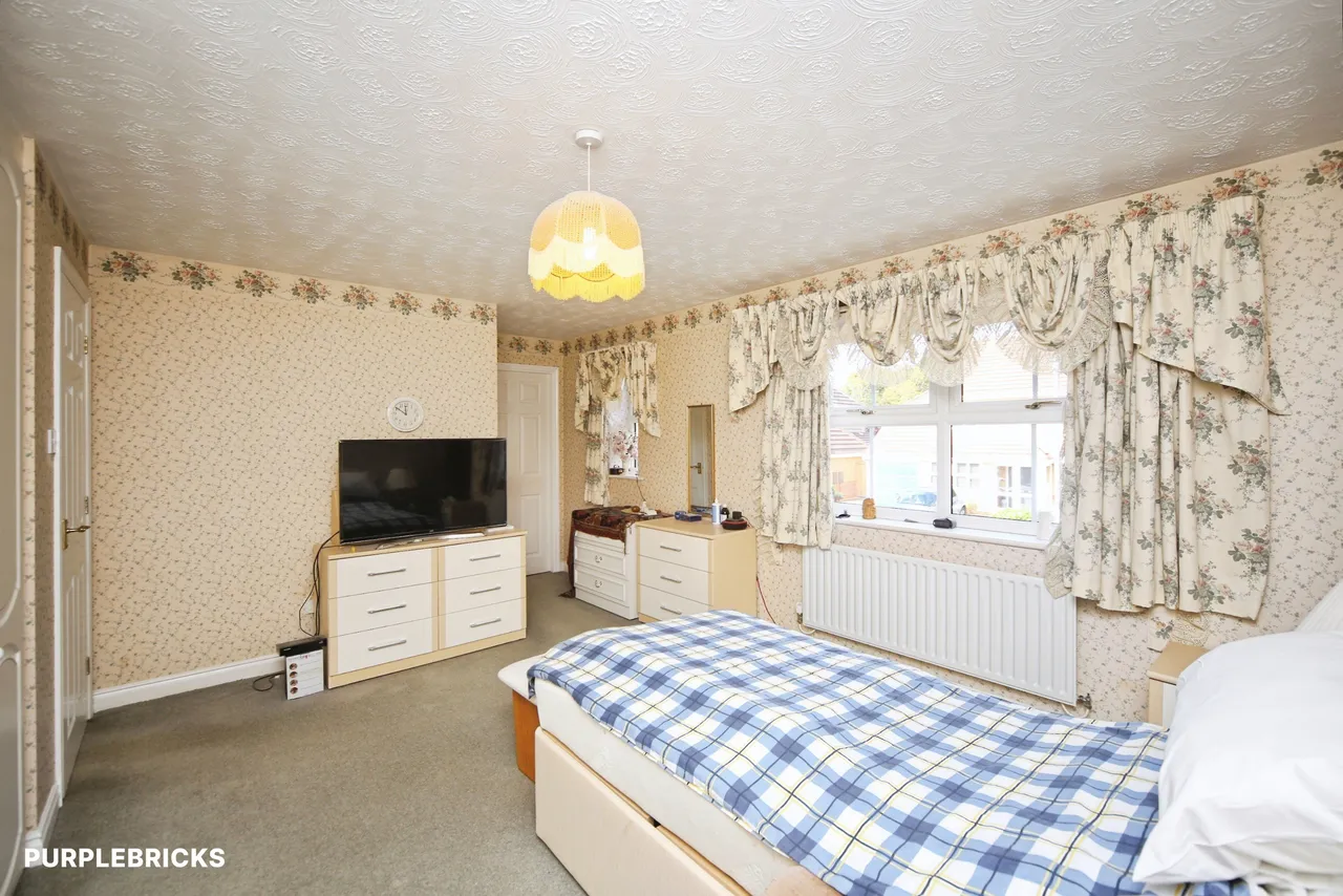 Johns Close, Studley, B80, photo 21