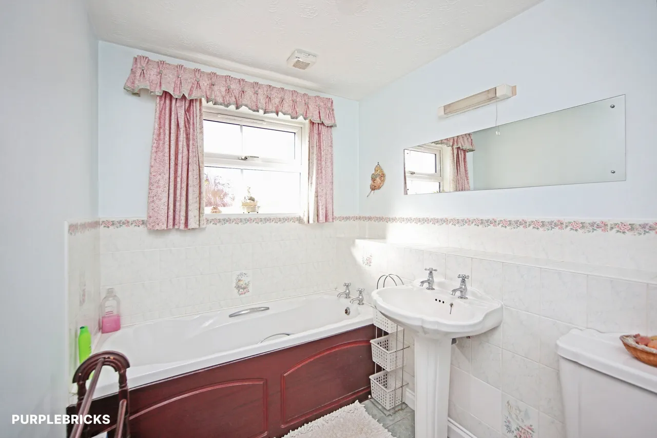 Johns Close, Studley, B80, photo 25