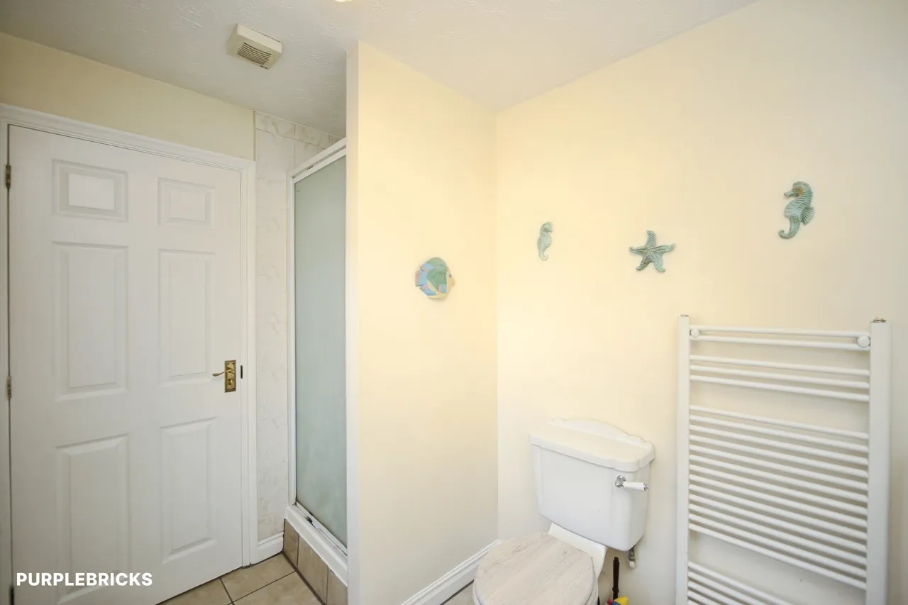 Johns Close, Studley, B80, photo 26
