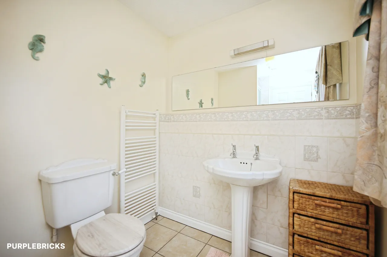 Johns Close, Studley, B80, photo 27
