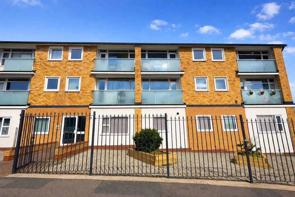 2 bed flat for sale — Blackwood Avenue, Bilton, Rugby, CV22 7ER