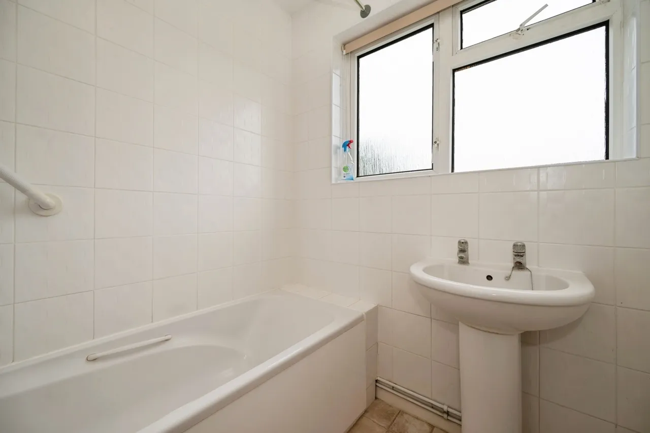 Hollow Lane, Hayling Island, PO11, photo 12