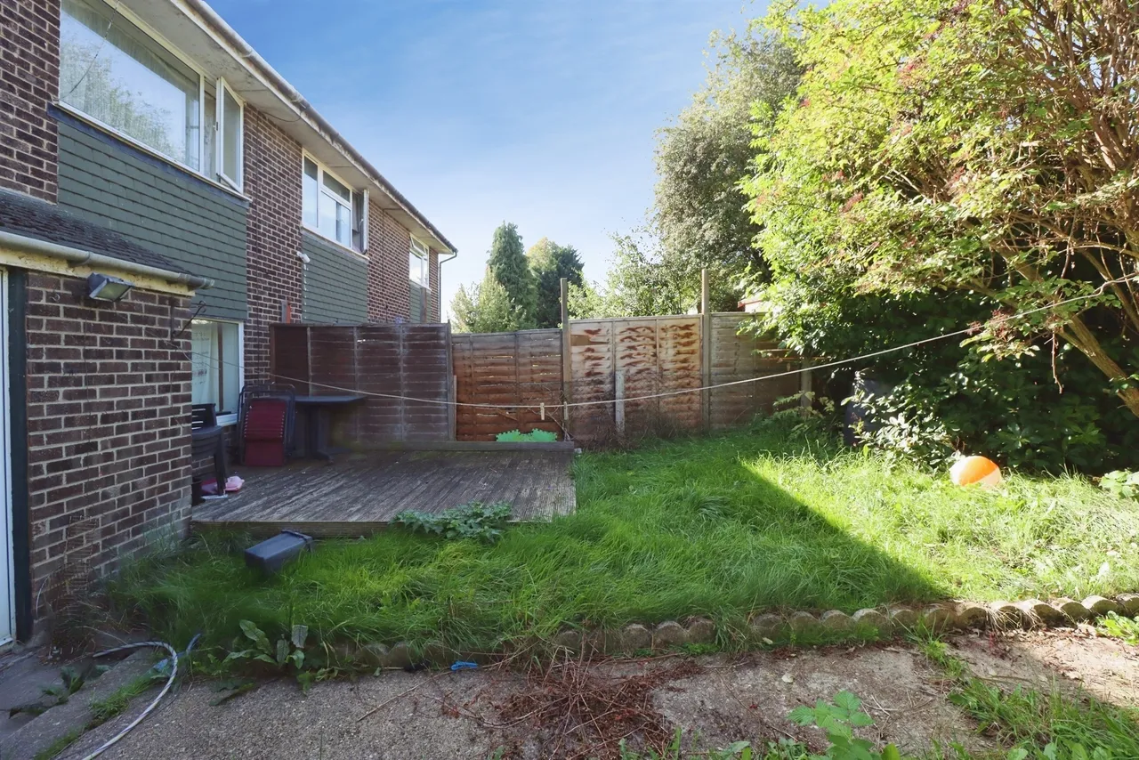 Alder Close, Desborough, NN14, photo 21