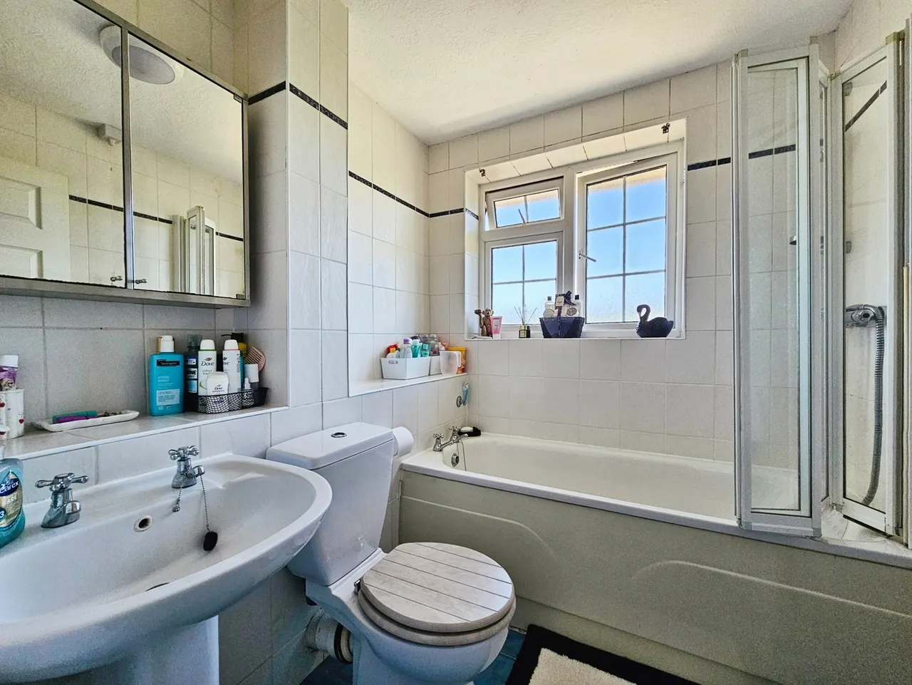 Waters Drive, Staines-upon-Thames, TW18, photo 5