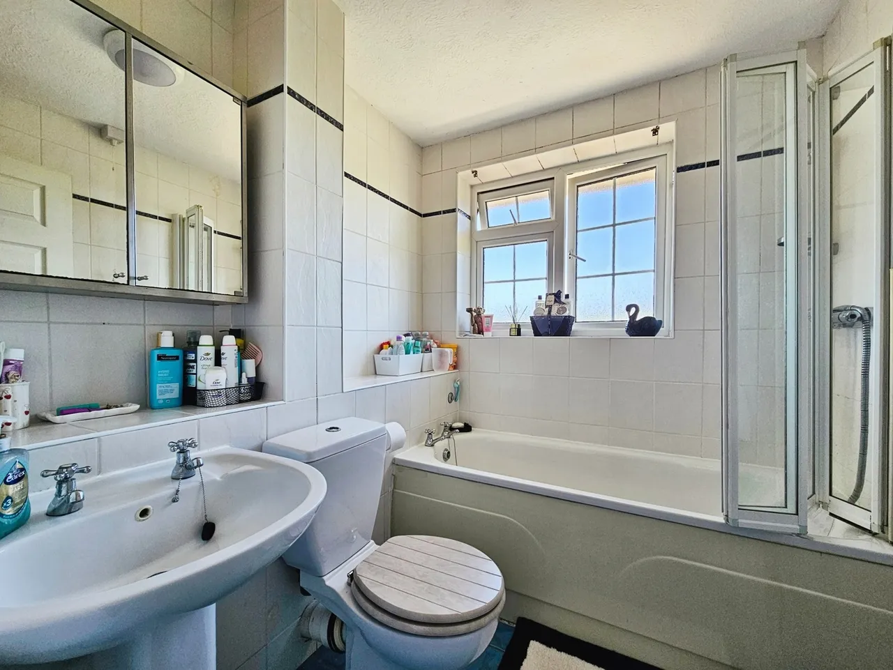 Waters Drive, Staines-upon-Thames, TW18, photo 7
