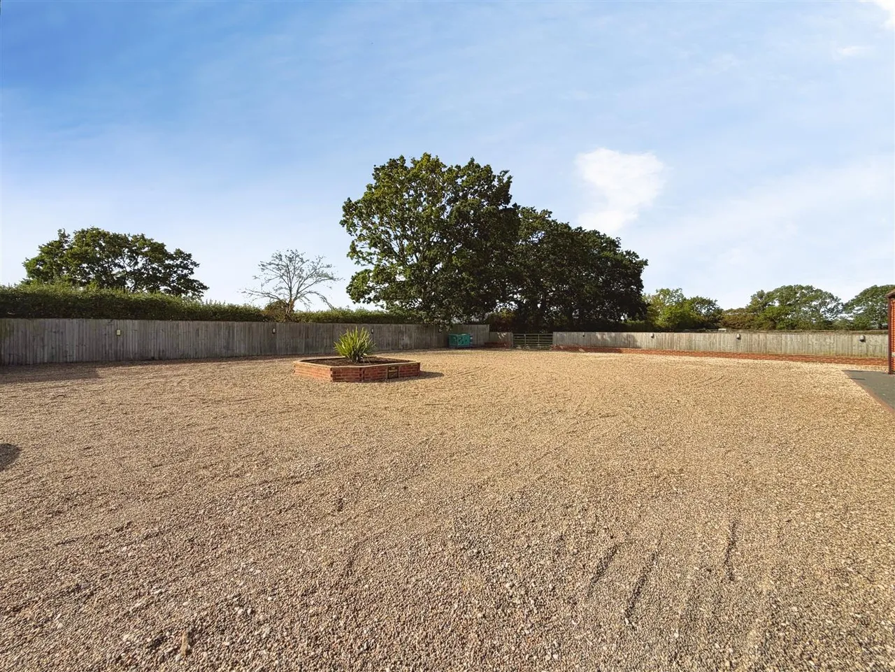Long Lane, East Drayton, photo 38