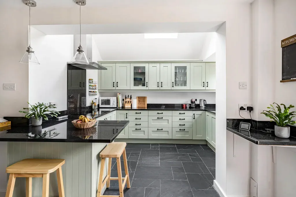 The Spinney, Bradwell, Milton Keynes, Buckinghamshire, MK13 9BX, photo 6