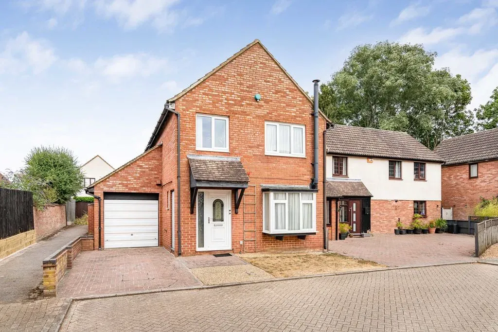 4 bed property for sale — The Spinney, Bradwell, Milton Keynes, Buckinghamshire, MK13 9BX