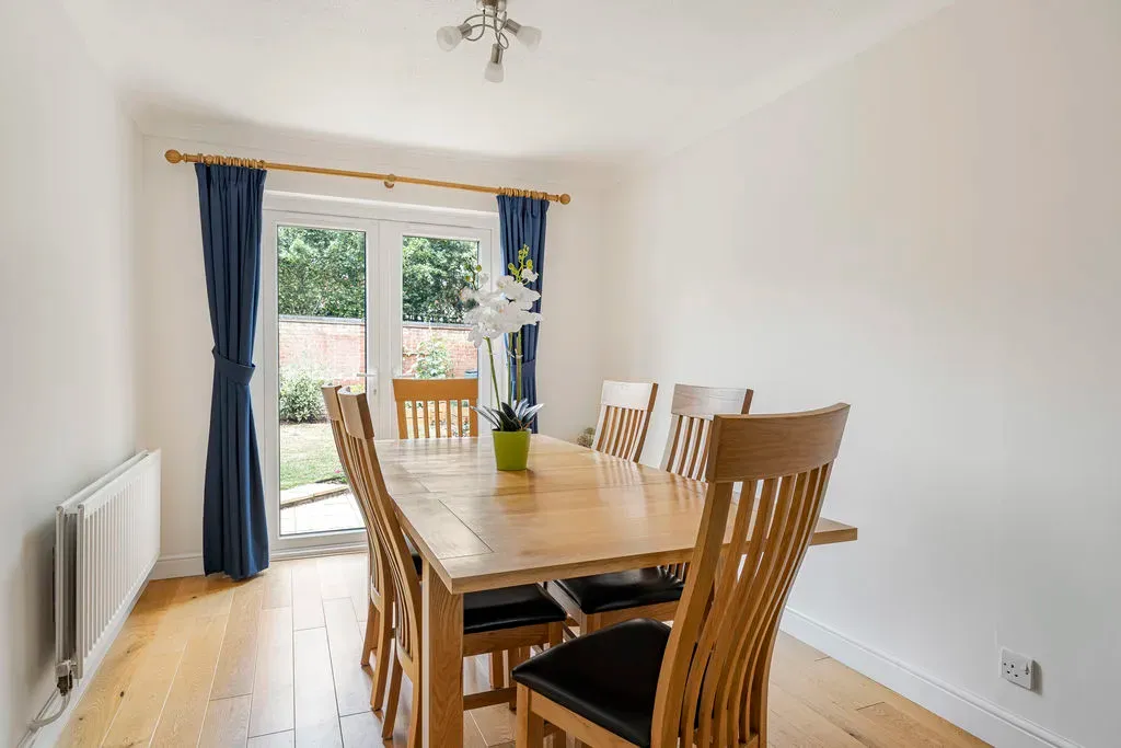 The Spinney, Bradwell, Milton Keynes, Buckinghamshire, MK13 9BX, photo 4