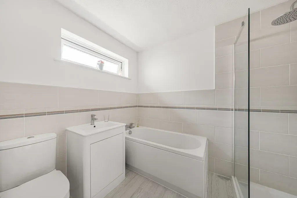 The Spinney, Bradwell, Milton Keynes, Buckinghamshire, MK13 9BX, photo 9