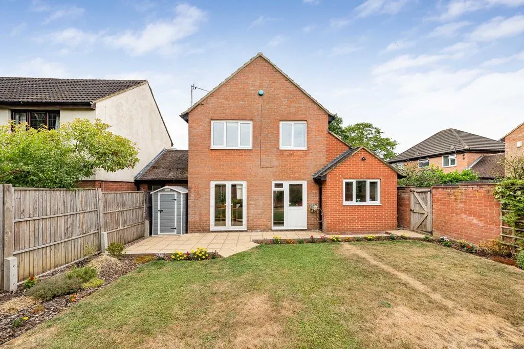 The Spinney, Bradwell, Milton Keynes, Buckinghamshire, MK13 9BX, photo 12