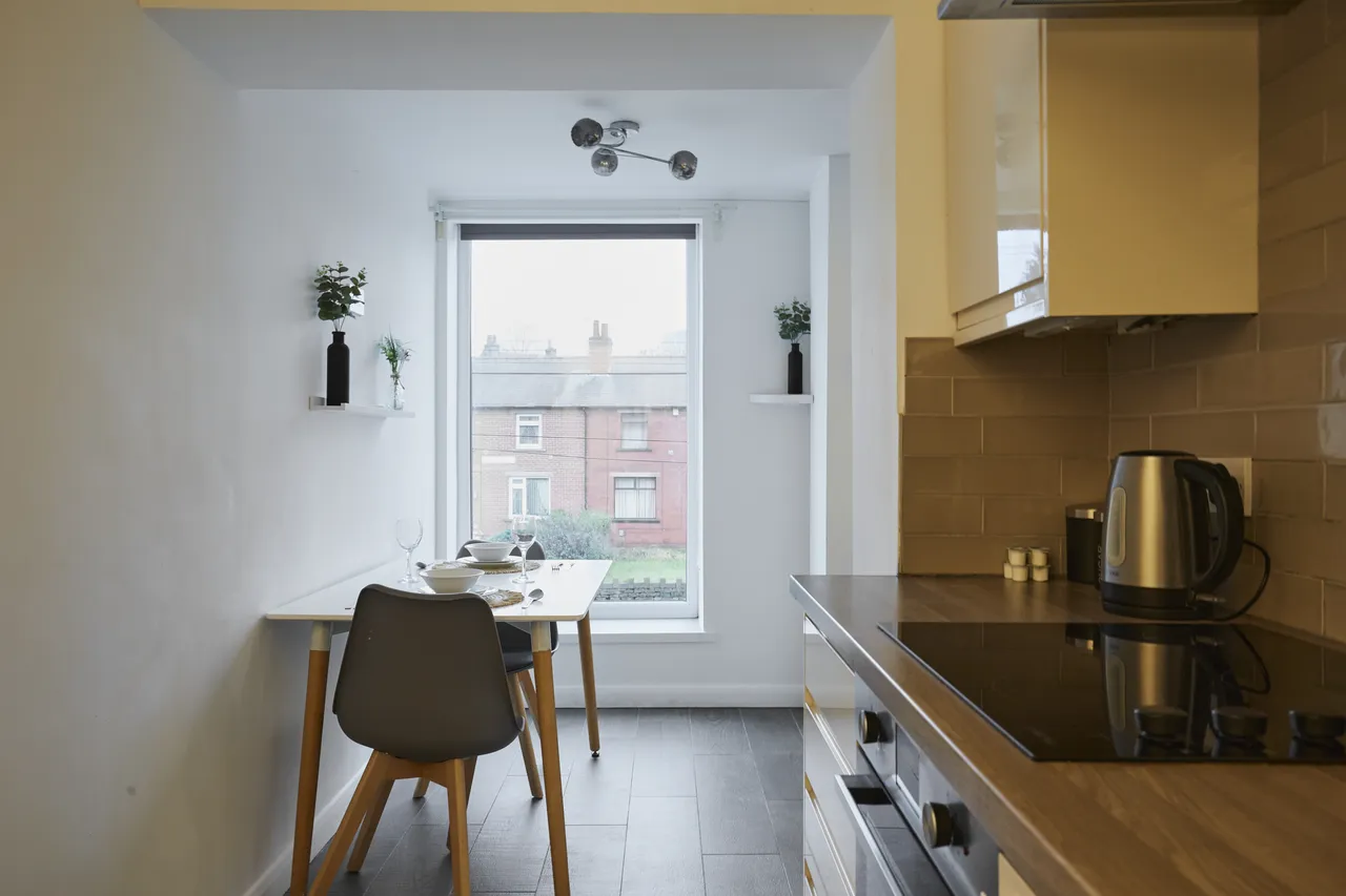 Wakefield Road, Huddersfield, HD5, photo 4