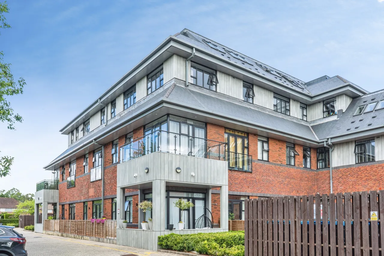 Albert Drive, Woking, GU21, photo 16
