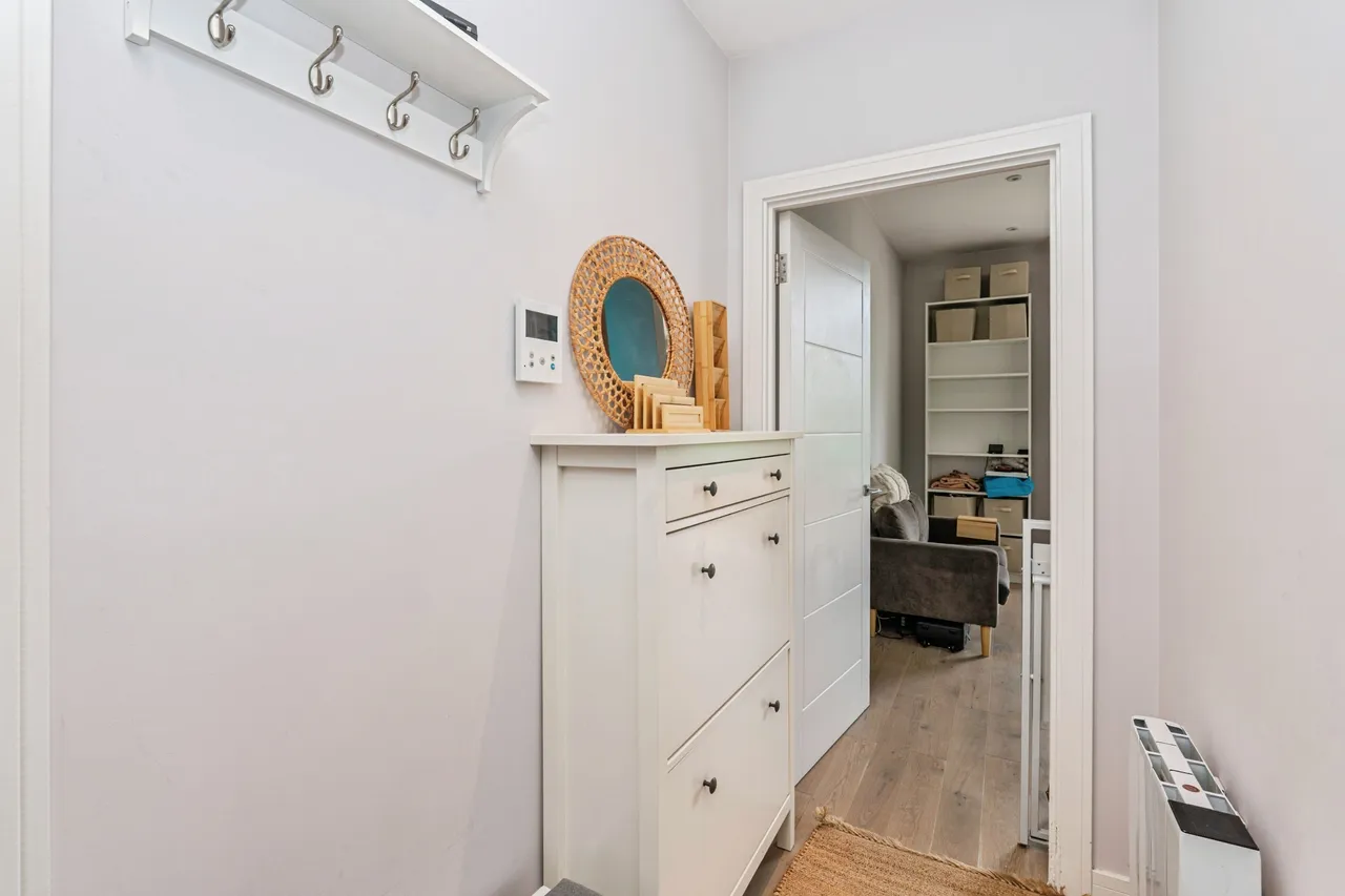 Albert Drive, Woking, GU21, photo 10