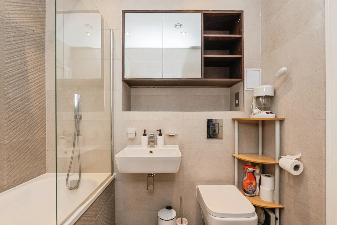 Albert Drive, Woking, GU21, photo 9