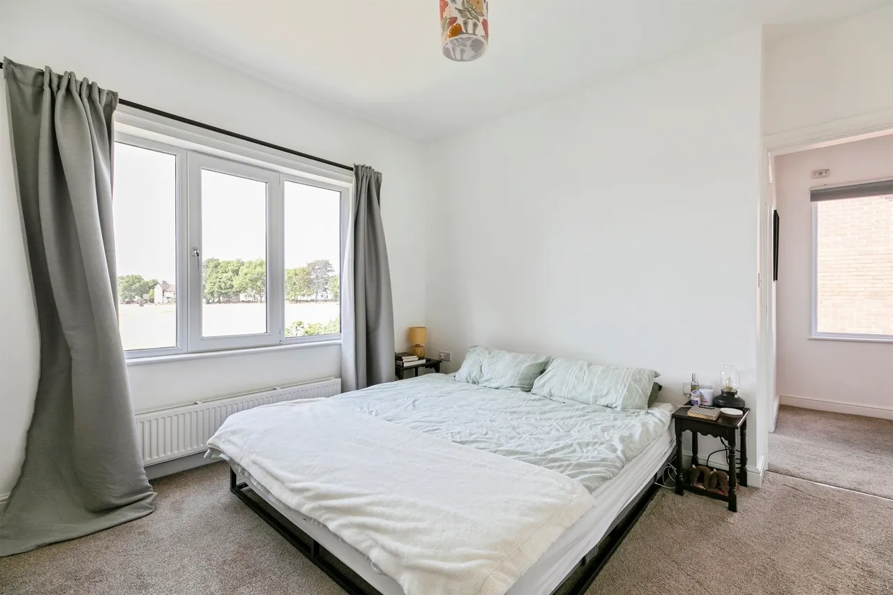 Pickhills Avenue, Goldthorpe, S63, photo 11