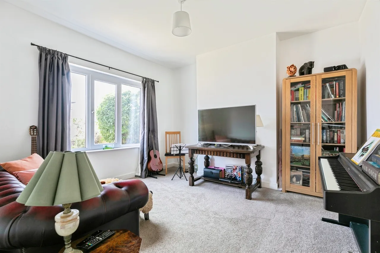 Pickhills Avenue, Goldthorpe, S63, photo 5