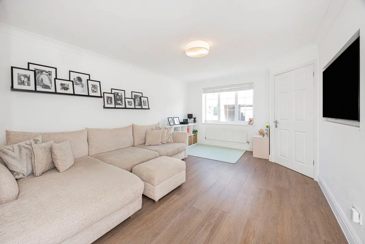 Malkin Drive, Harlow, Essex, CM17 9HQ, photo 2
