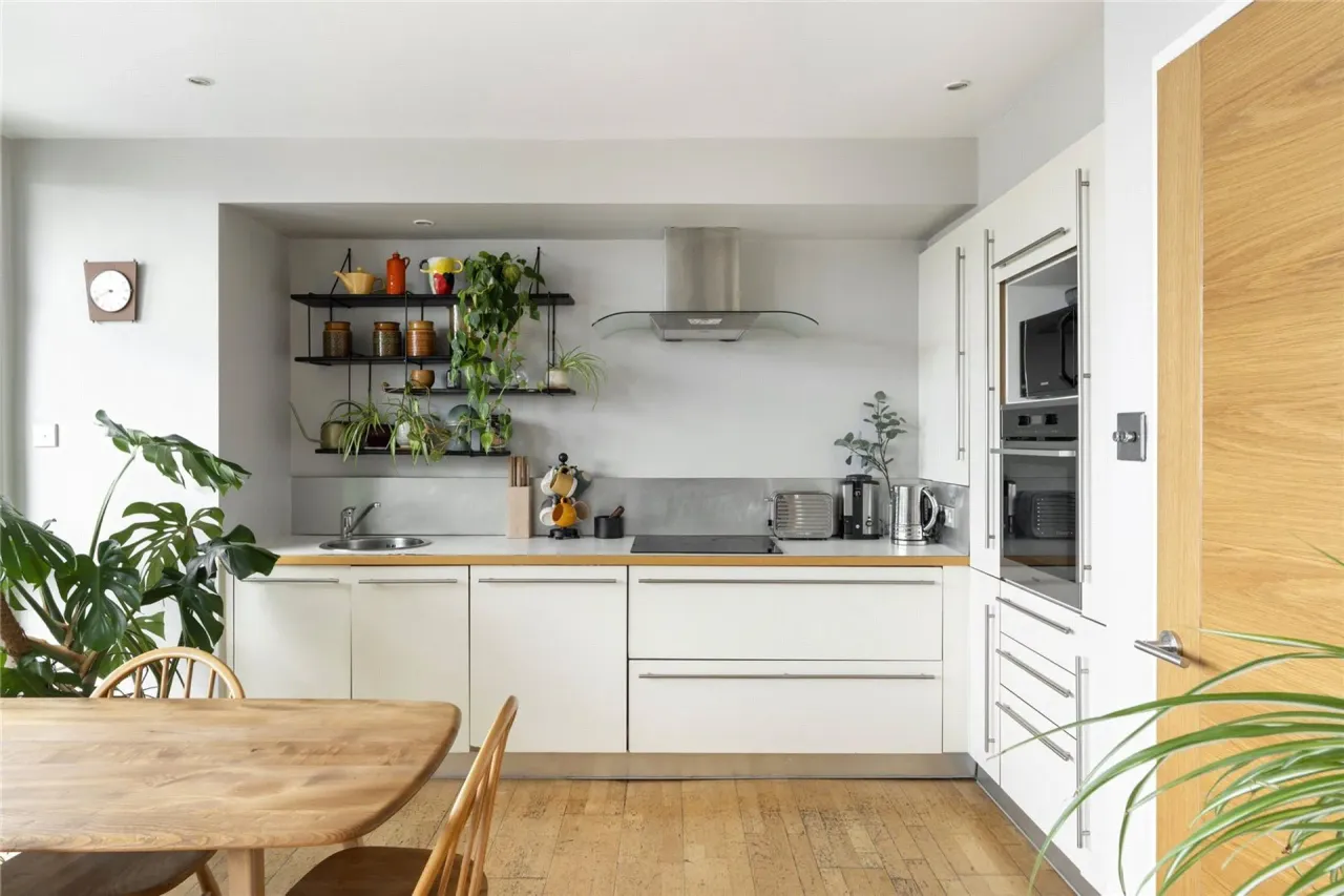 Keeling House, Claredale Street, Bethnal Green, E2, photo 5