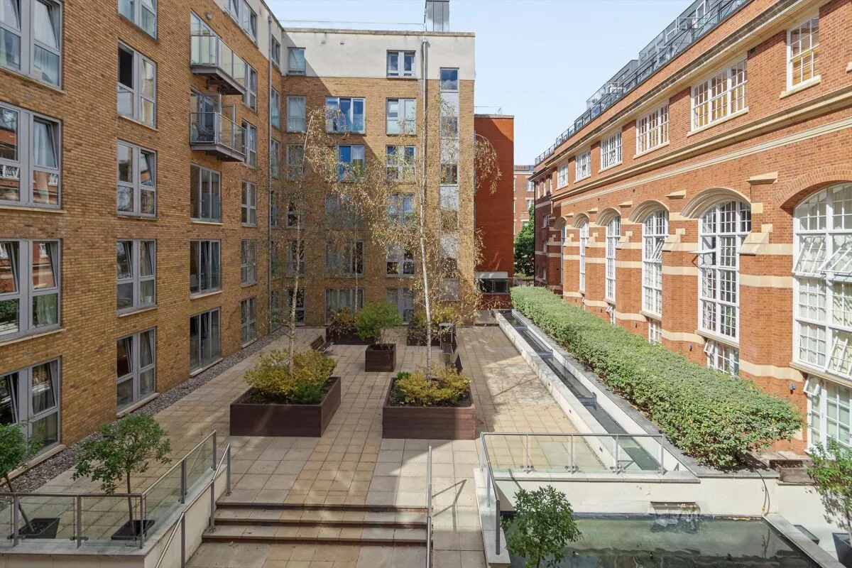 Battersea Park Road, London, SW11, photo 16