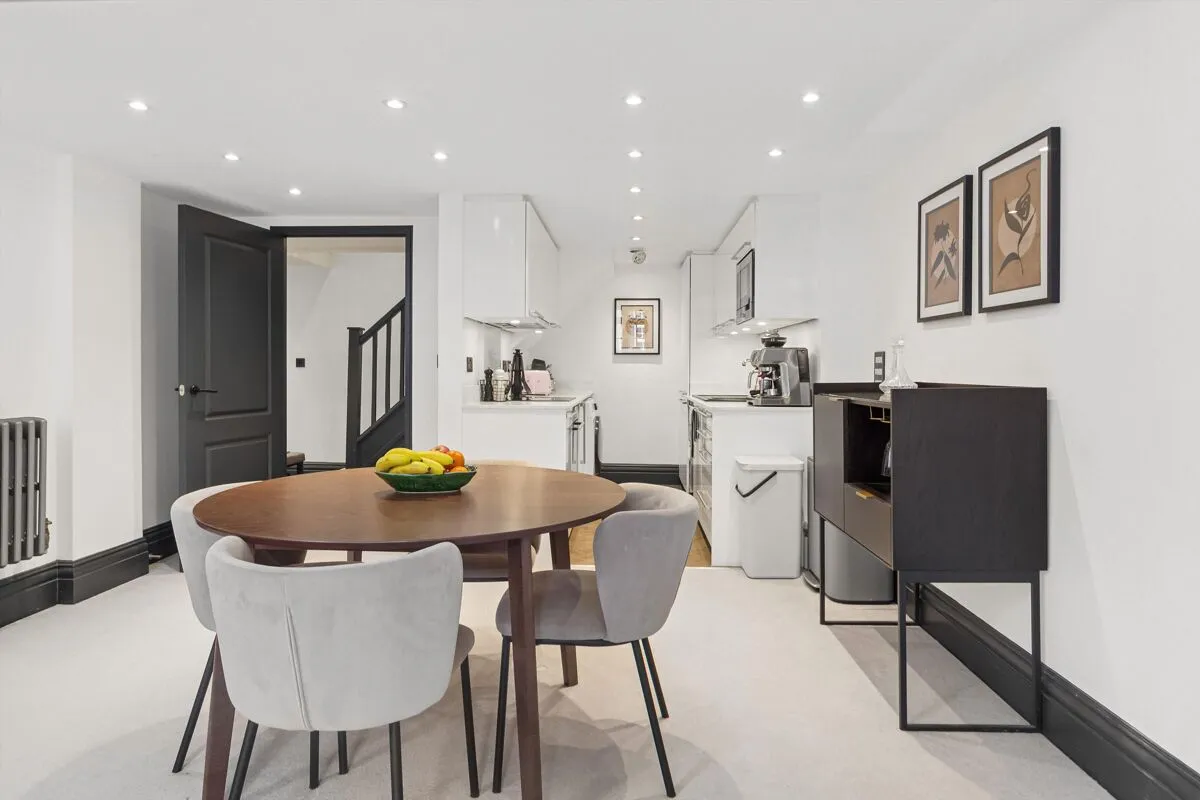 Battersea Park Road, London, SW11, photo 6