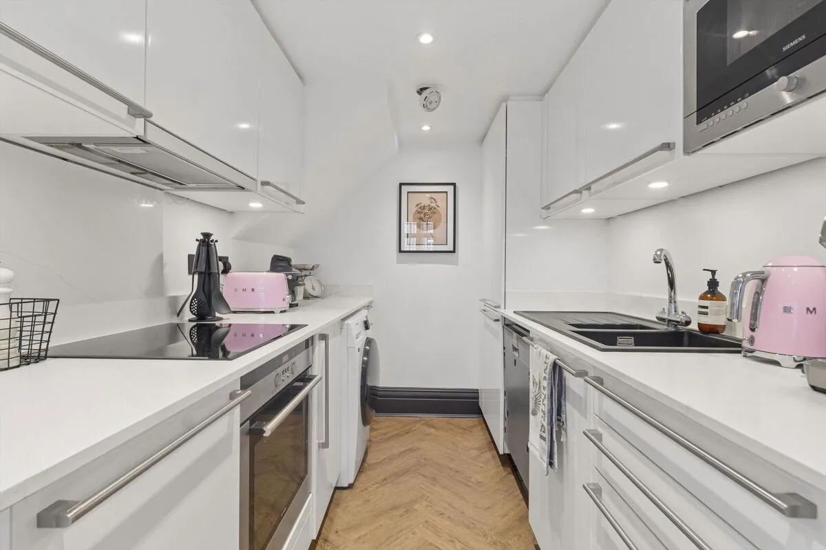 Battersea Park Road, London, SW11, photo 3