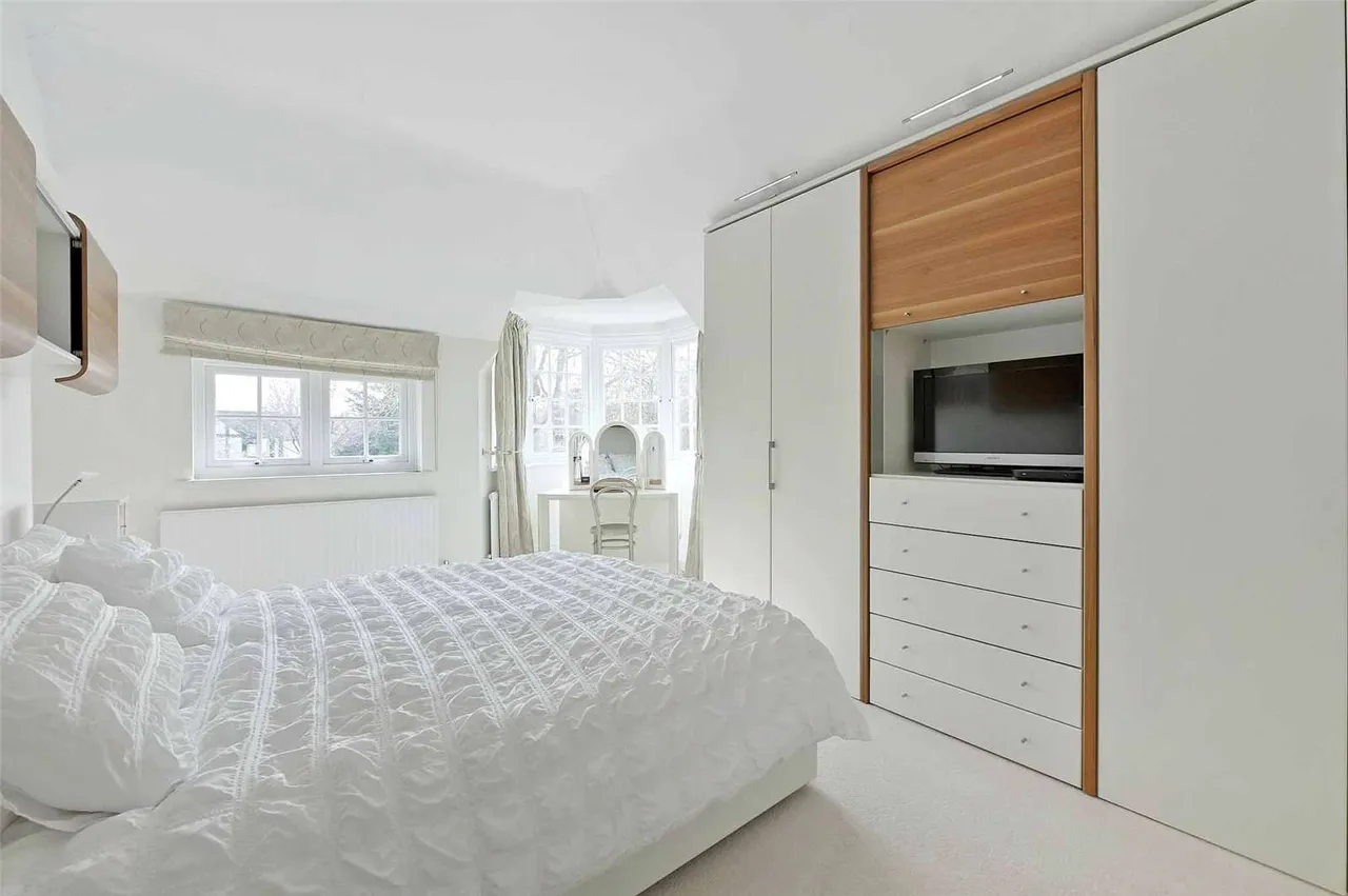 Old Mill Lane, Bray, Maidenhead, Berkshire, SL6 2BD, photo 11