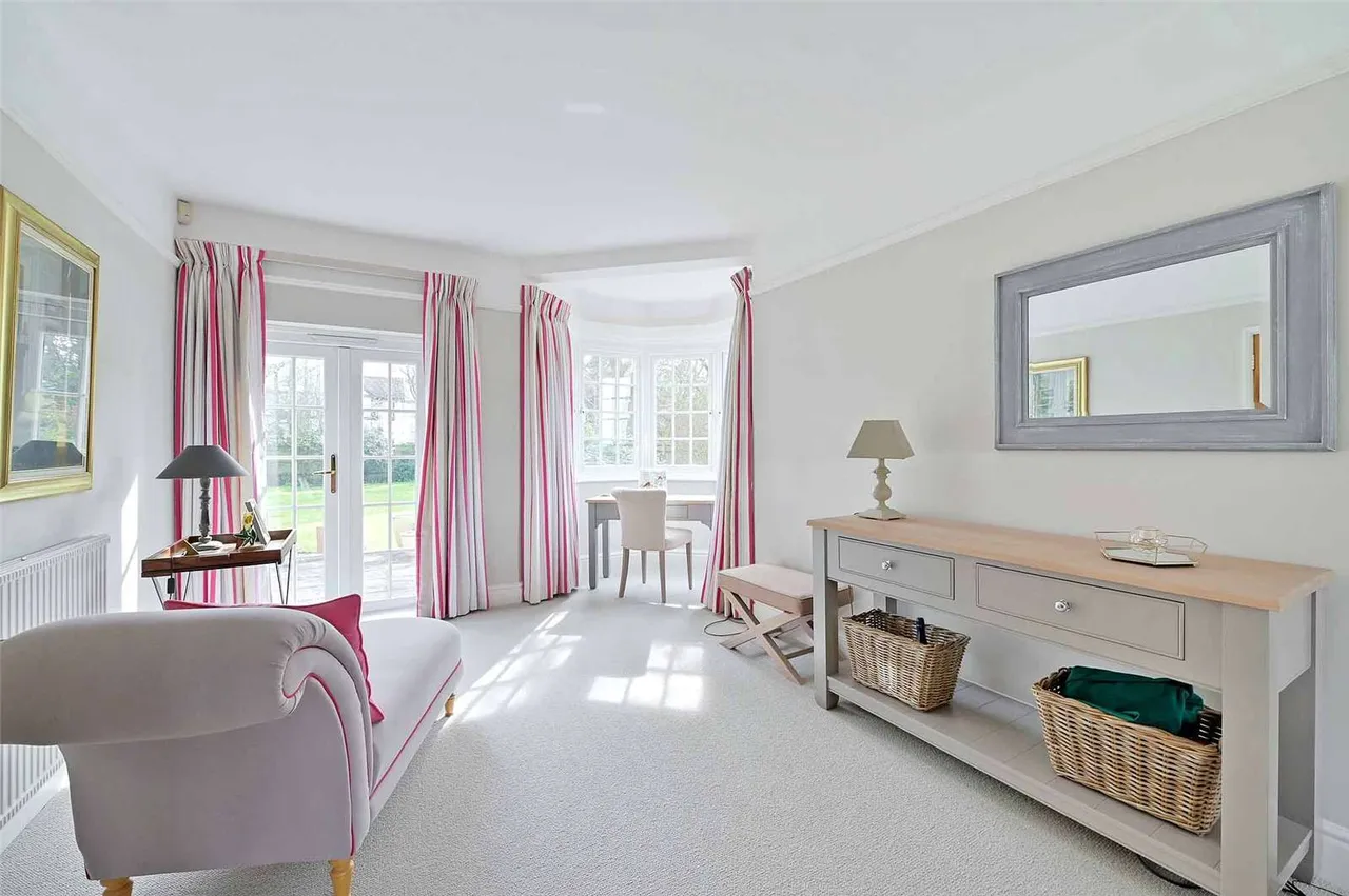Old Mill Lane, Bray, Maidenhead, Berkshire, SL6 2BD, photo 3