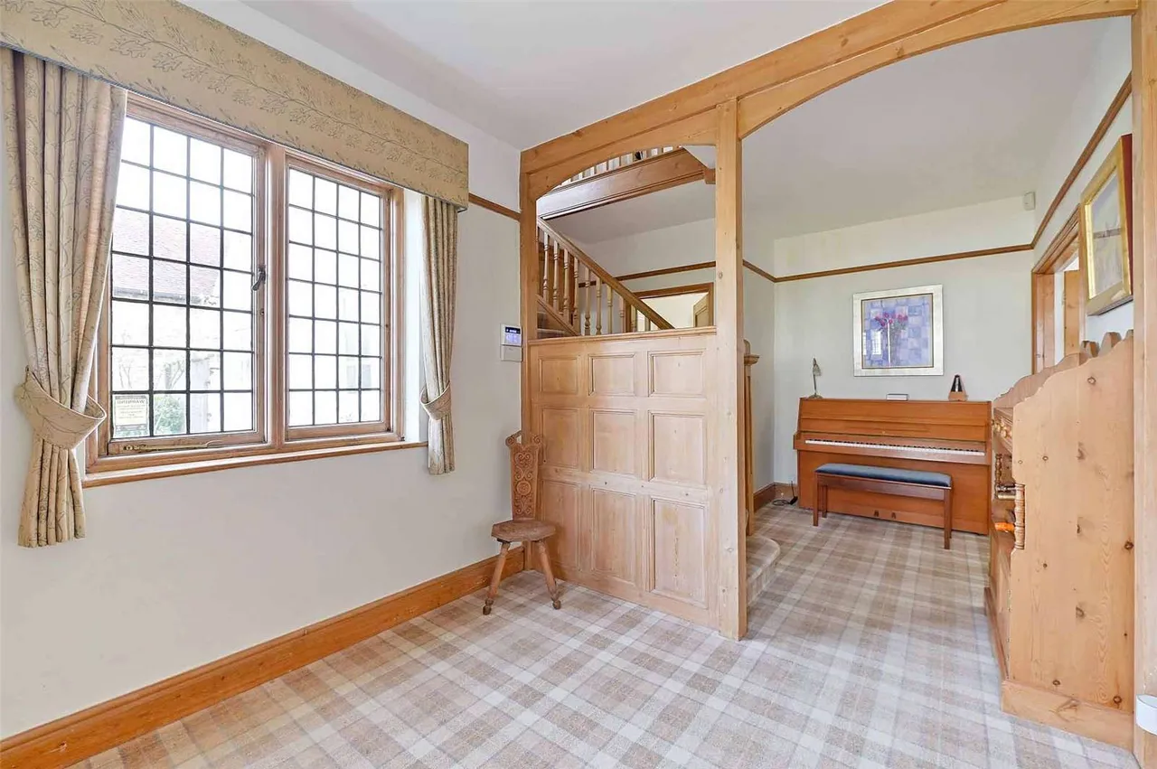 Old Mill Lane, Bray, Maidenhead, Berkshire, SL6 2BD, photo 6