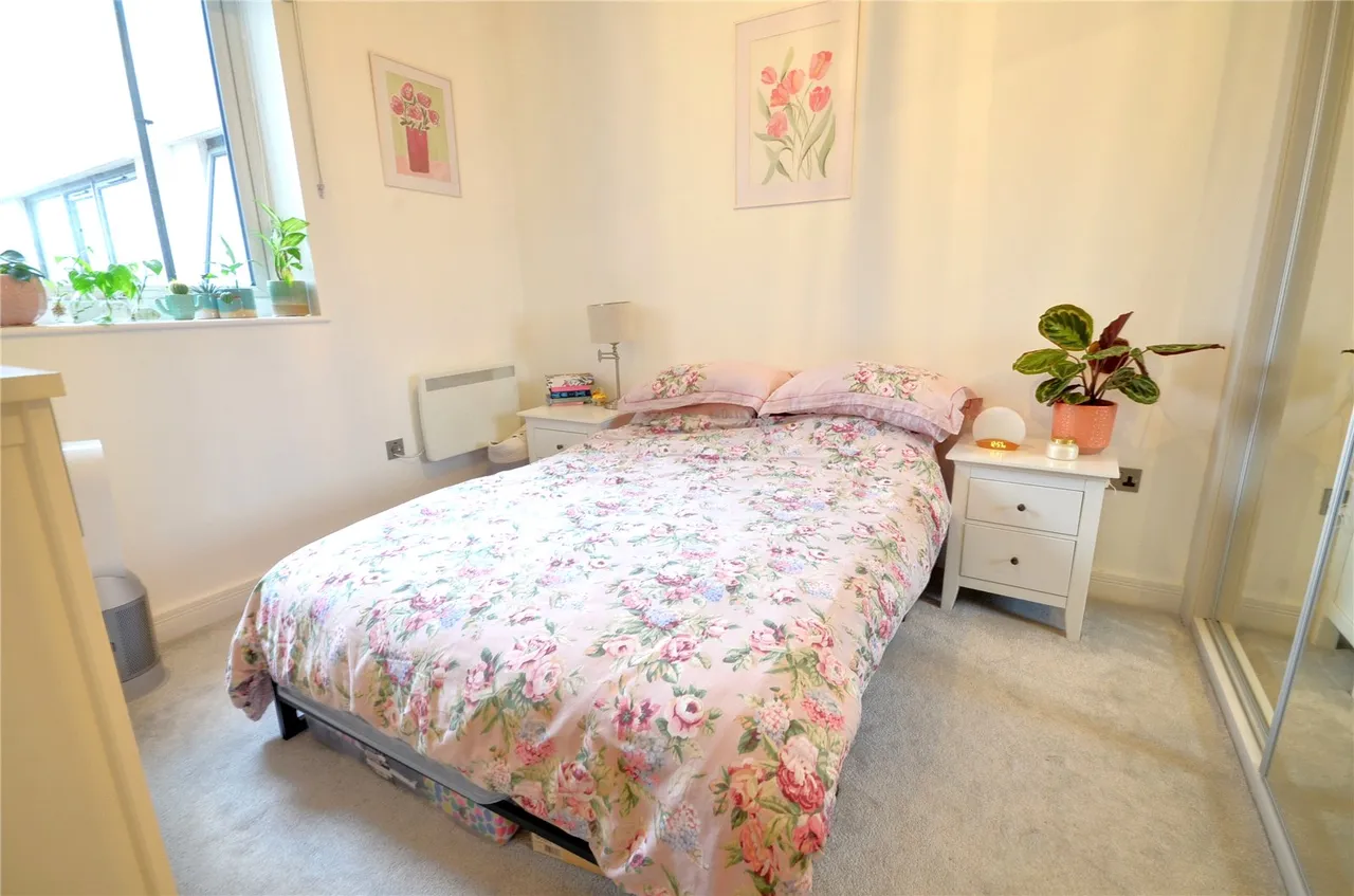 Christoper Road, East Grinstead, RH19, photo 6