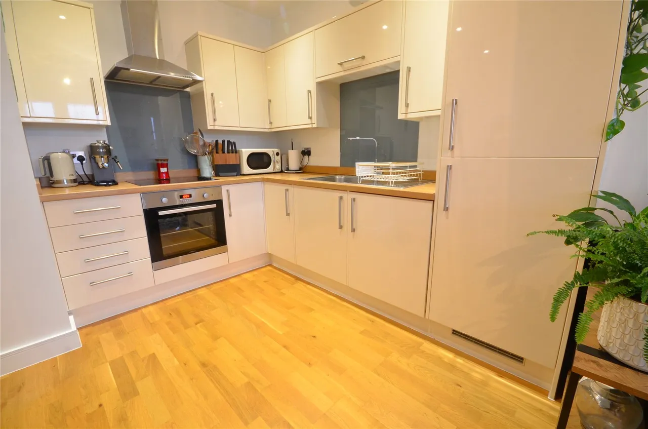 Christoper Road, East Grinstead, RH19, photo 2