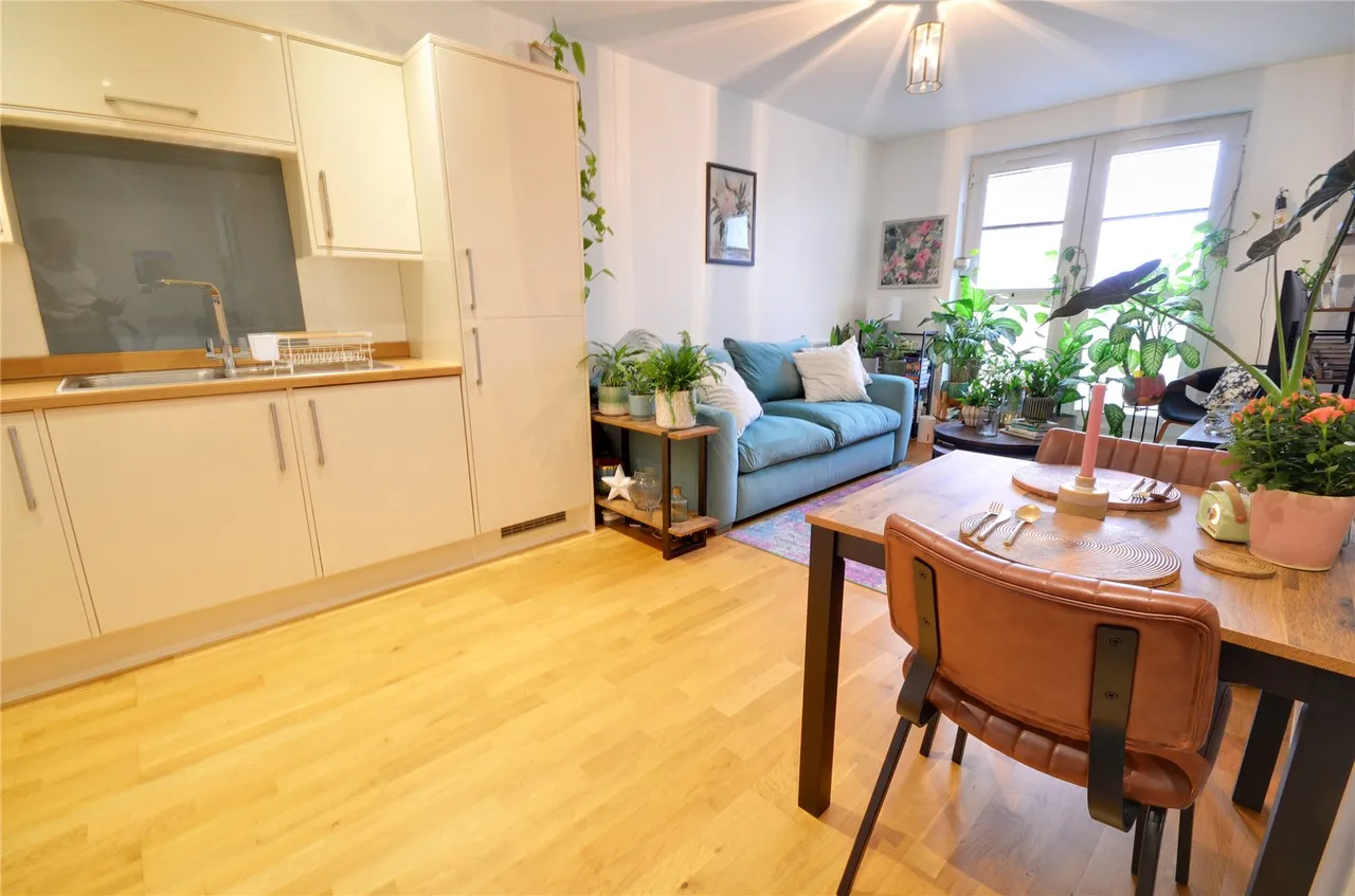 Christoper Road, East Grinstead, RH19, photo 8