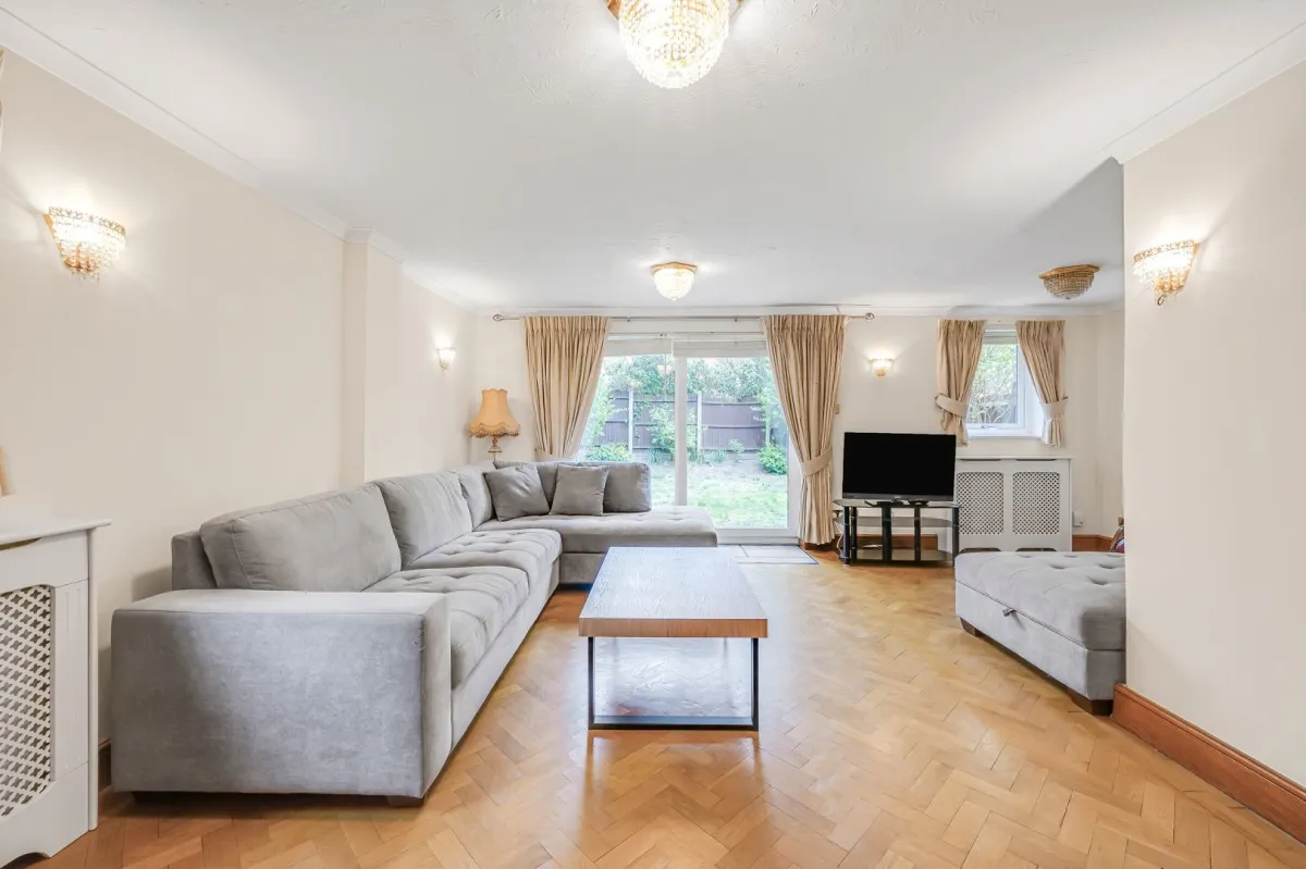 The Avenue, London, N3, photo 2