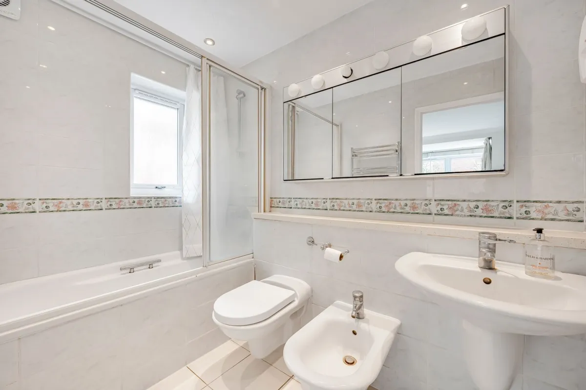 The Avenue, London, N3, photo 11