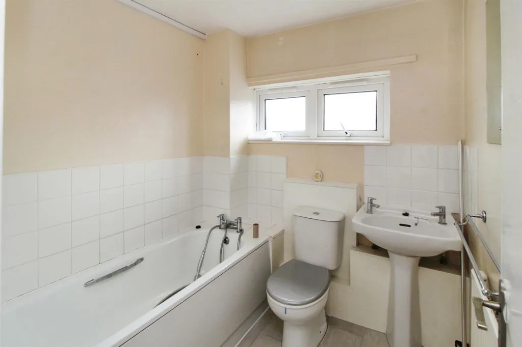 Caburn Court, Southgate, RH11, photo 8
