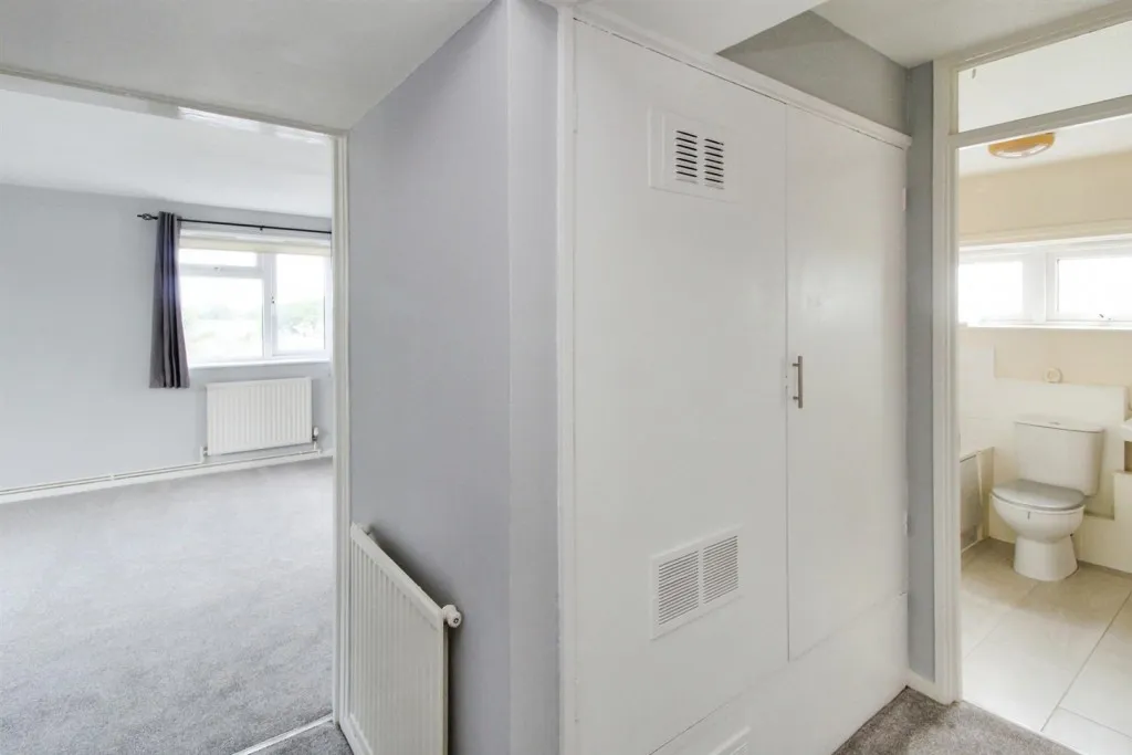 Caburn Court, Southgate, RH11, photo 9