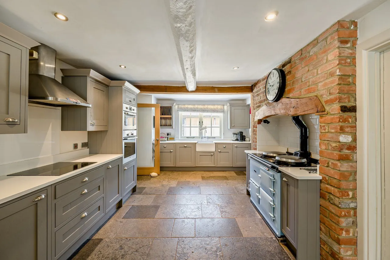 Mill Lane, Therfield, Royston, Hertfordshire, SG8 9PR, photo 4
