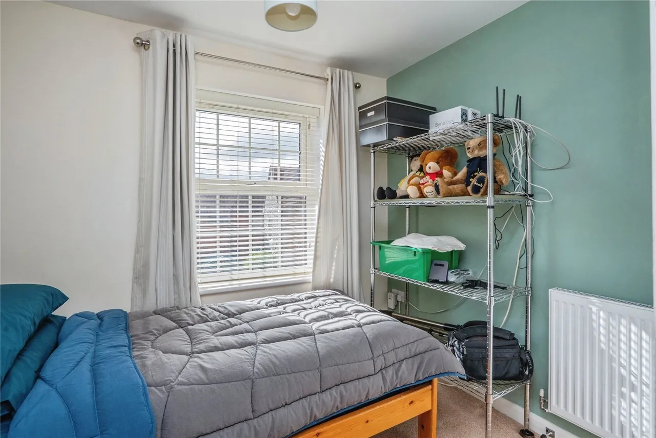 Endal Way, Clanfield, PO8, photo 20